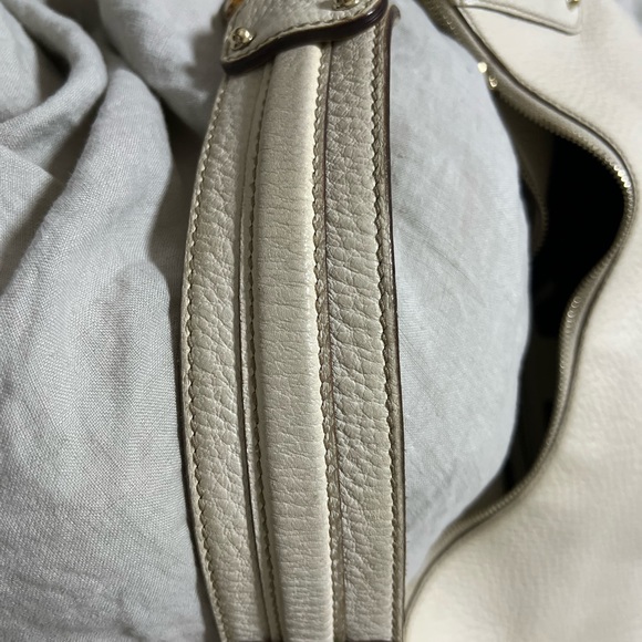 Gucci satchel good condition and well-preserved interior. - Picture 8 of 8